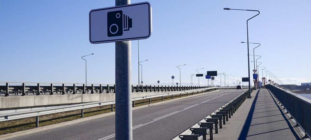 Automobilisti: attenti al nuovo autovelox che riprende chi telefona